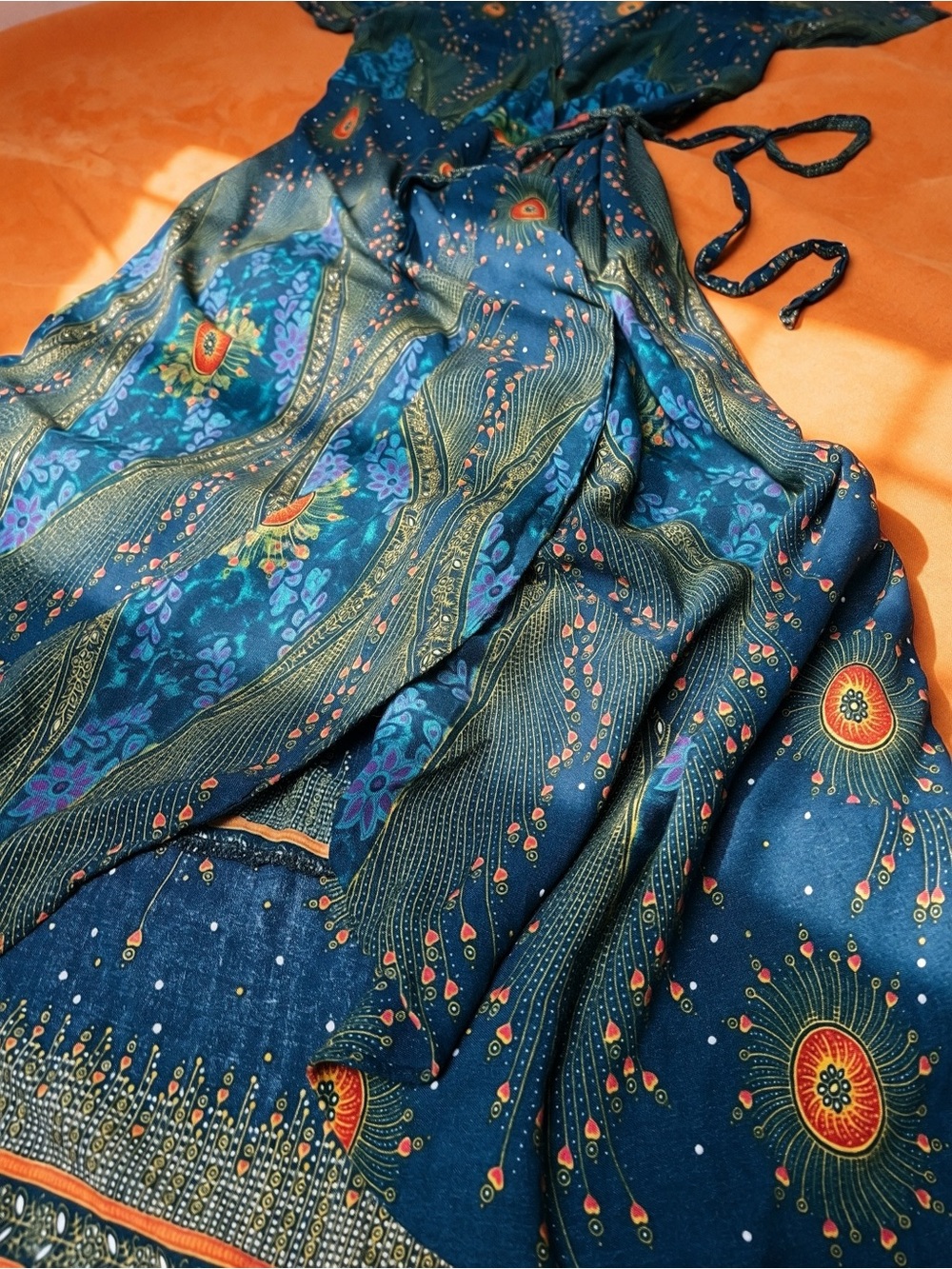Blue Peacock Print Maxi Dress with Tie Waist🦚